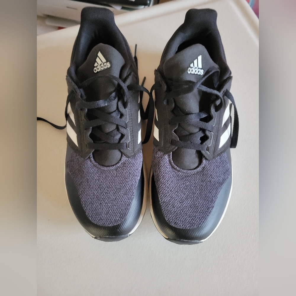 Mens tennis shoes